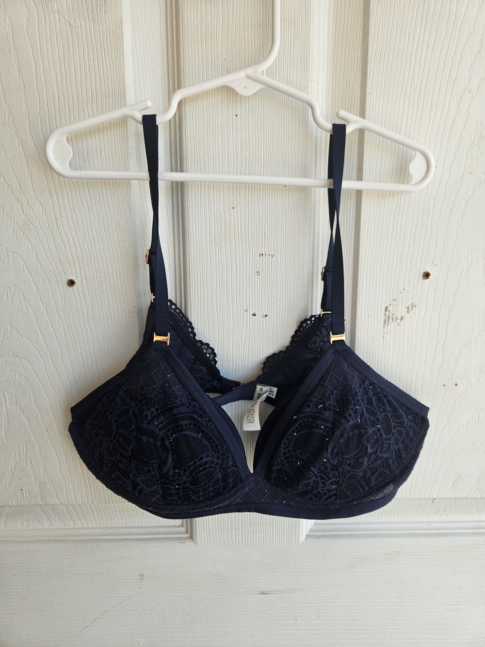 Supportive Navy Blue Lace Underwire Bra with Gold Accents Aeri 34B Guc 08/21